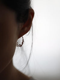 Laurel wreath - Elegant leaf ear hoop