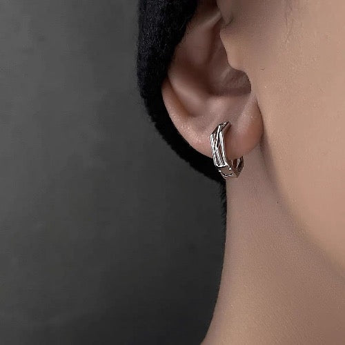 Detailed Design Crossed Line Small Ear Hoops