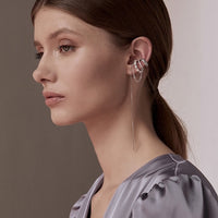 Elegant ear cuff with chain - One piece