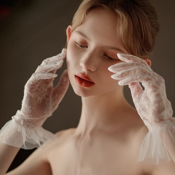 Delicate Lace Bride Gloves with Pearls