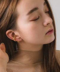 Geometric Line Small Ear Cuff- One Piece