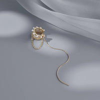 Elegant ear cuff with chain - One piece