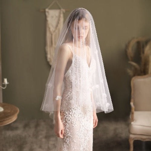 360° Mid-Length Tulle Bridal Veil - Lace Flowers 