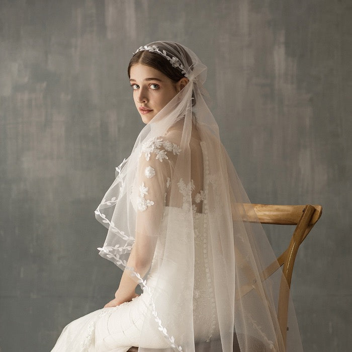 Hat Style Bridal Veil with Leaf Lace Lining