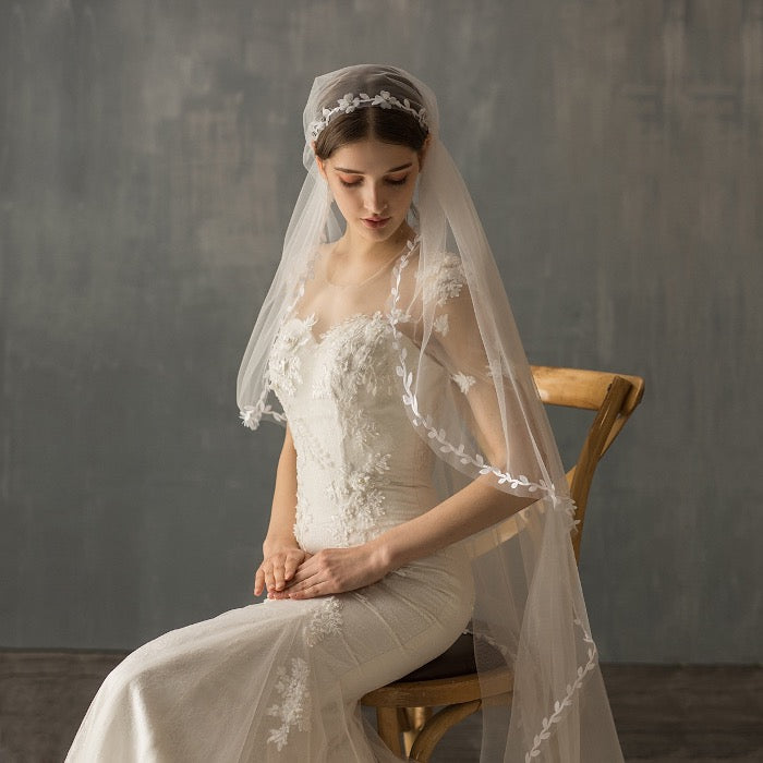 Hat Style Bridal Veil with Leaf Lace Lining