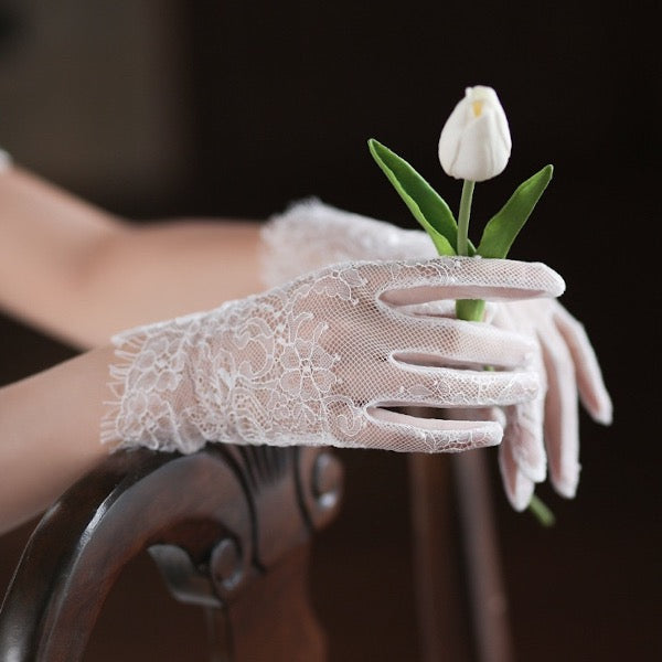 Delicate White Lace Net Bridal Gloves