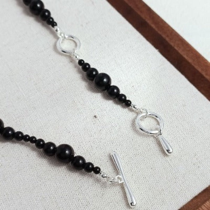 Minimalist Black Onyx Beads Necklace-Silver Closure