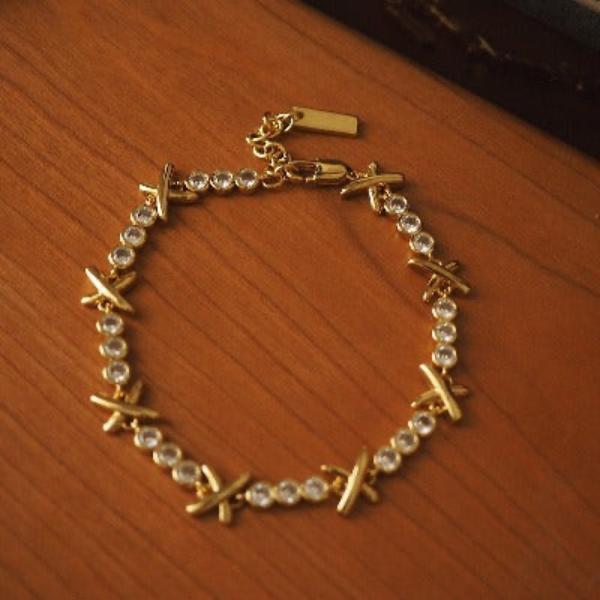 Vintage Style Cross Lines Sparkling Bracelet