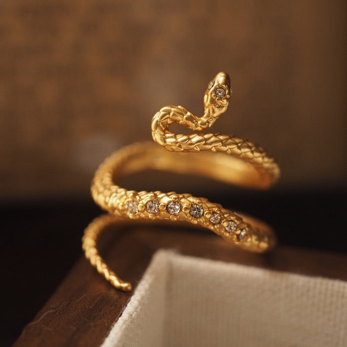 Vintage Style Sparkling Snake Ring