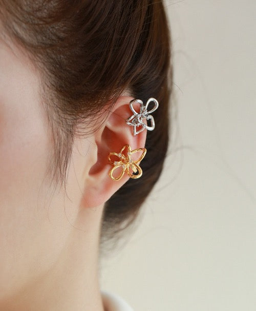 Elegant small sparkling flower ear cuff-one piece