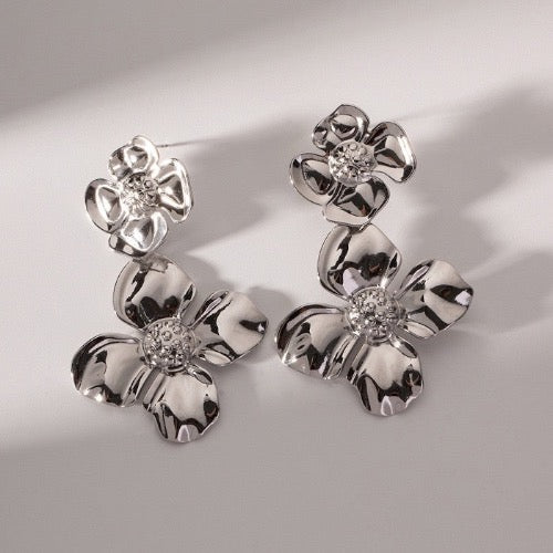 Bold Look Double Flowers Oversized Earrings