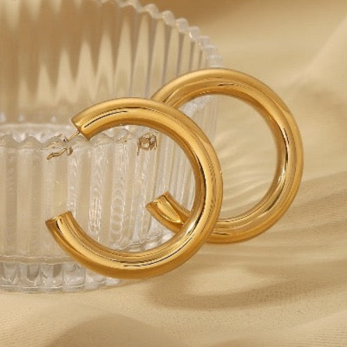 Chic Large Golden Hoop Earrings - 8mm