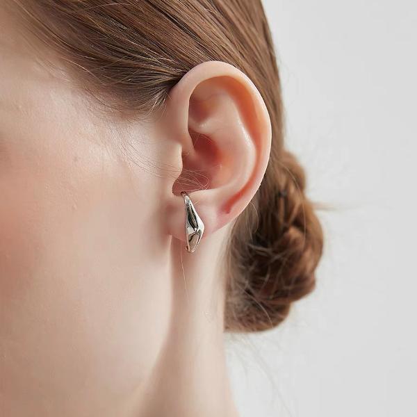 Minimalist Fluid Design Silver Ear Cuff