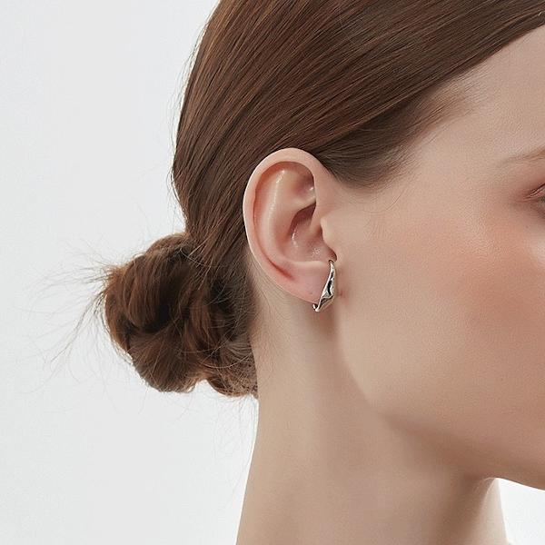 Minimalist Fluid Design Silver Ear Cuff