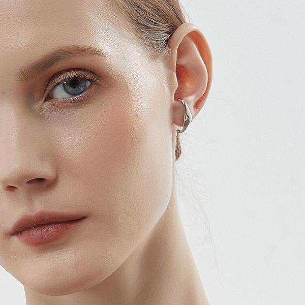 Minimalist Fluid Design Silver Ear Cuff