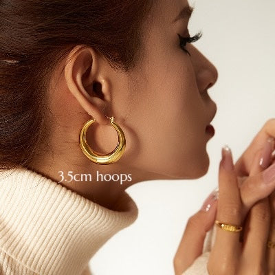 Chic Golden Hoop Earrings - New Moon Form