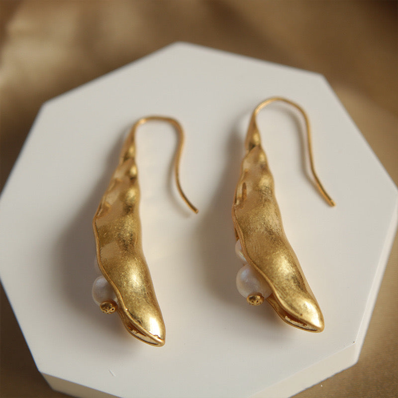 Vintage Style Pea Pod Design Golden Earrings