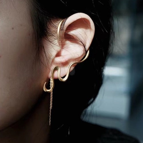 Chic Waved Line Large Ear Cuffs - One Pair