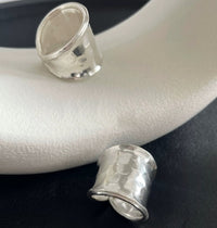 Bold Look Hammering Texture Wide Silver Ring