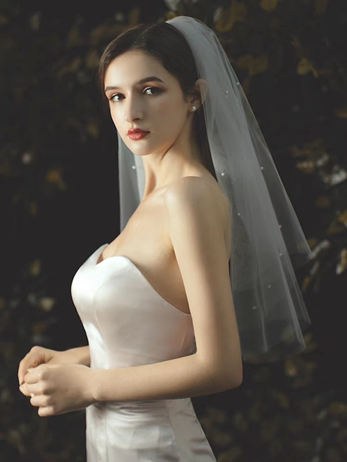 Elegant Two-tire Bride Veil with Small Pearls