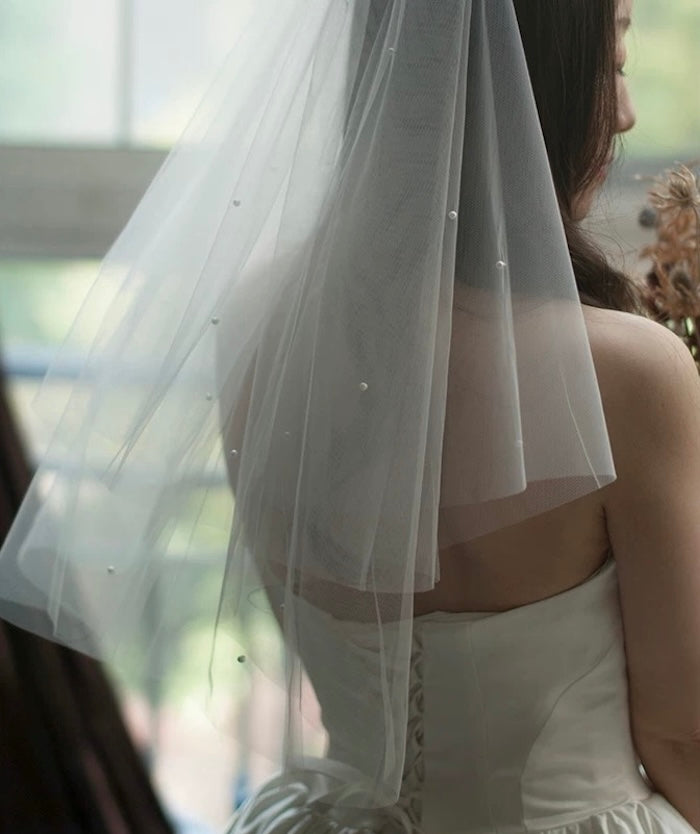 Elegant Two-tire Bride Veil with Small Pearls