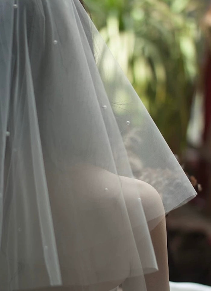 Elegant Two-tire Bride Veil with Small Pearls