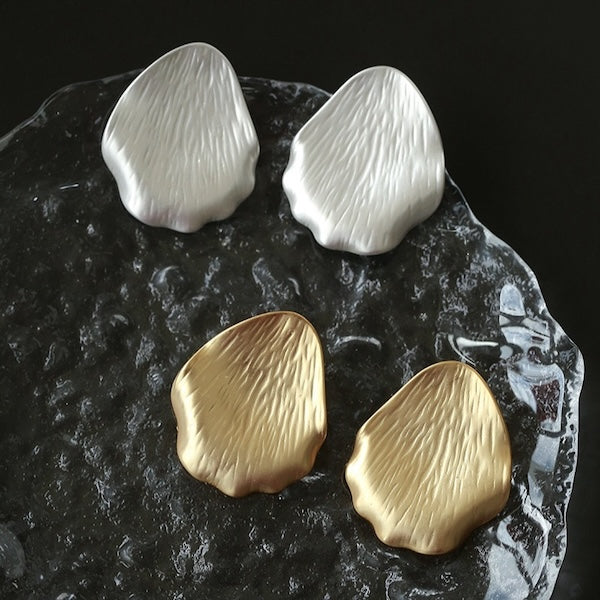 Minimalist Leaf Design Bold Earrings