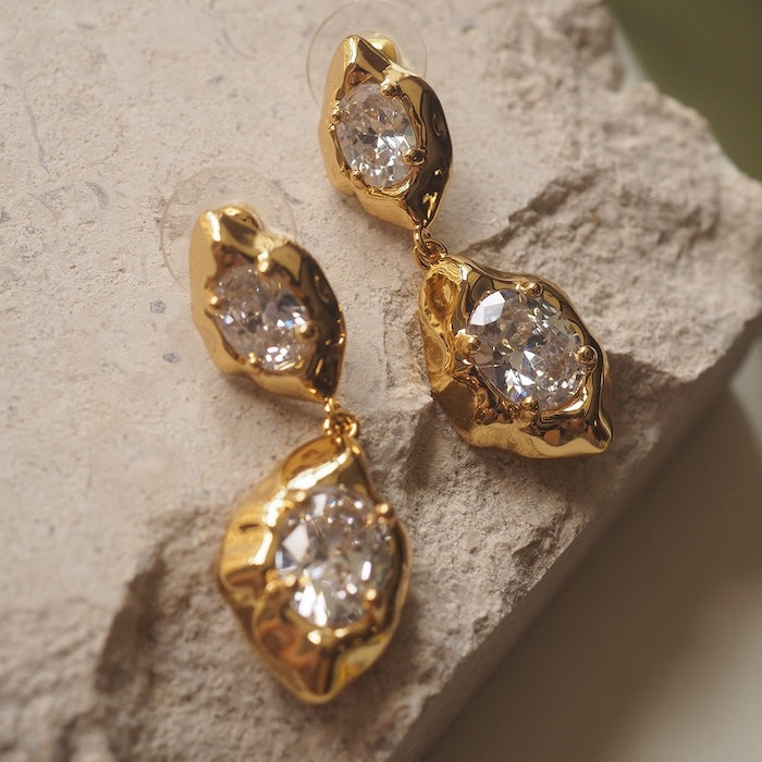 Vintage Rock Stone Design Sparkling Earrings