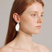 Bold Minimalist White Leaf Design Jewelry Set