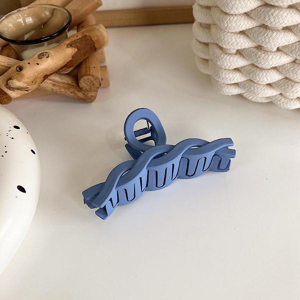 Minimalist Blue Color Tone Claw Hair Clips