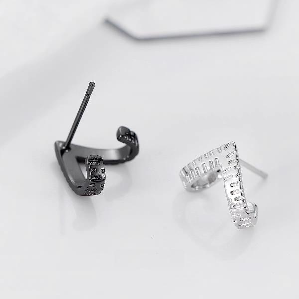 Unique V Shape Earrings-Black n Silver