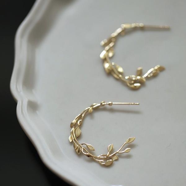 Laurel wreath - Elegant leaf ear hoop