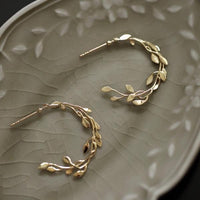 Laurel wreath - Elegant leaf ear hoop