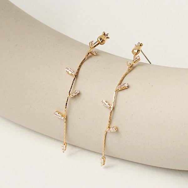 Retro Rose Gold-Plated Longline Earrings