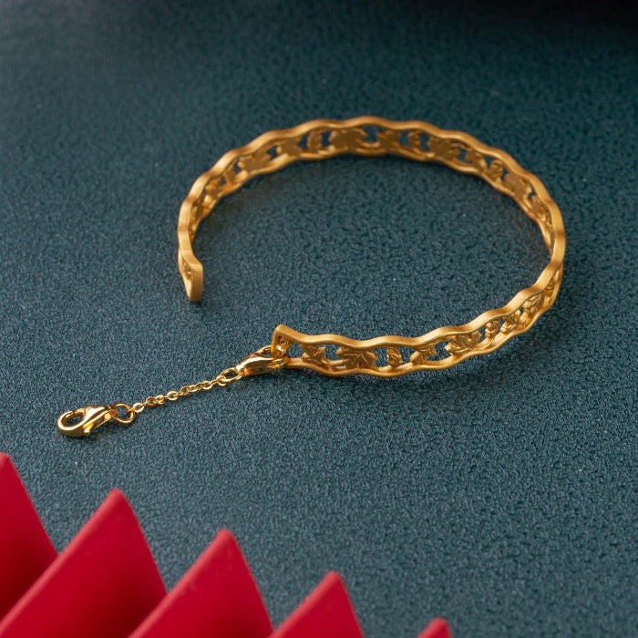 Traditional Chinese unique design Rabbit bangle