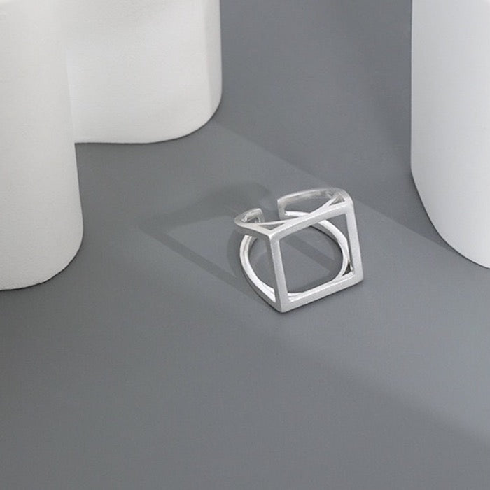  bold look square ring