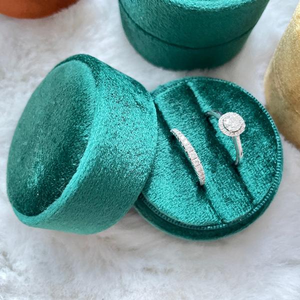 Round velvet wedding ring box