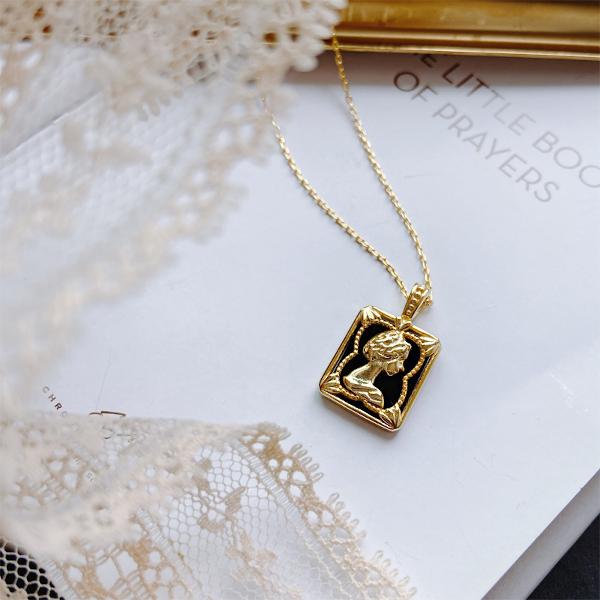 Queen Portrait Pendant Necklace