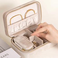 Duel Velvet jewelry box-Milky beige