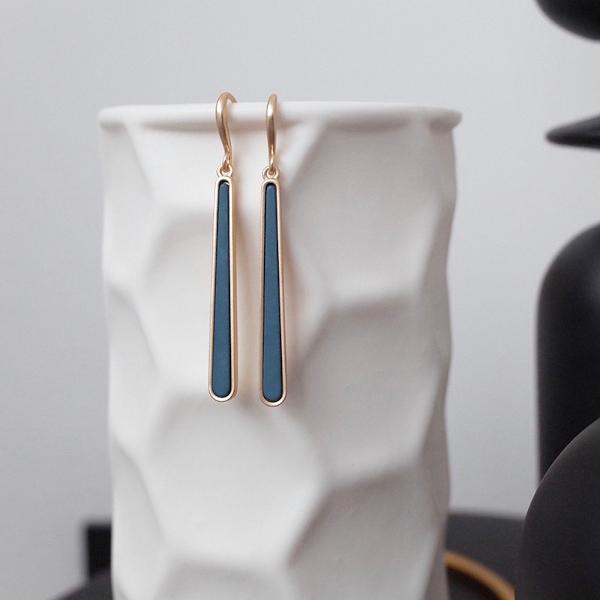 Geometric blue line emerald earrings-brass 18K gold plated-one pair - CiCi'De Jewelry Amsterdam